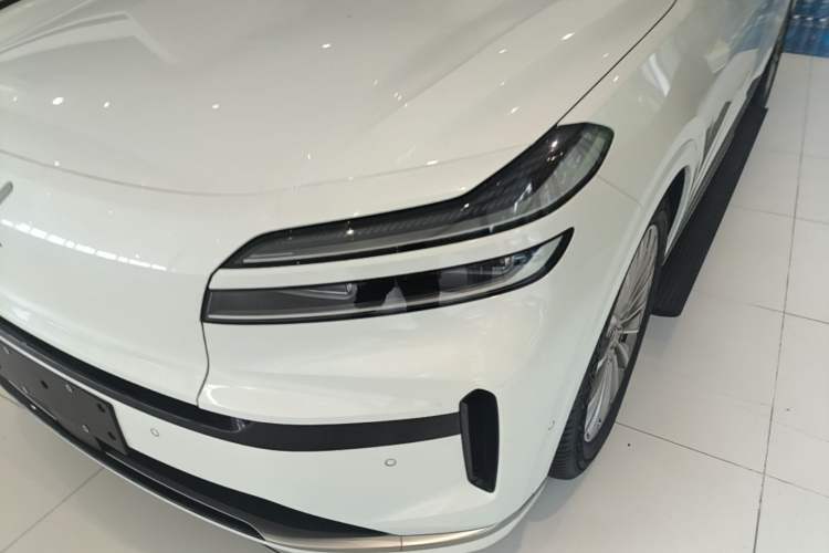 Used ONVO Luxeed L90 2025 Model—Ultra Six-Seater Version Left Front Headlight