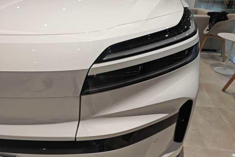 Used ONVO Luxeed L90 2025 Model—Max Six-Seater Version Left Front Headlight