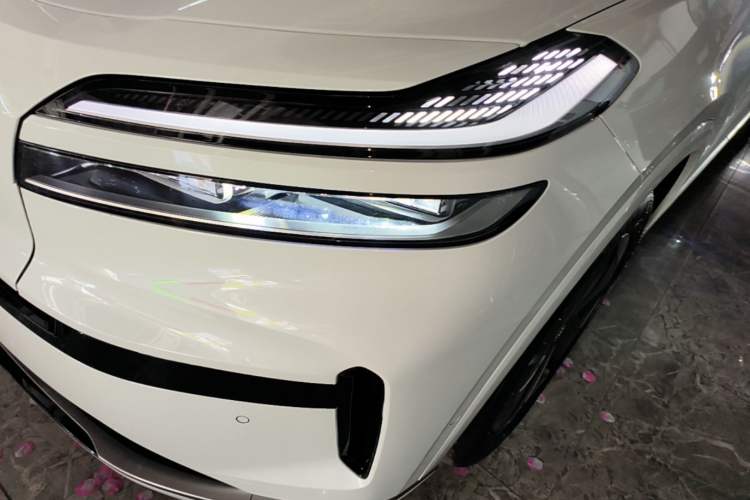 Used ONVO Luxeed L90 2025 Model—Max Six-Seater Version Left Front Headlight