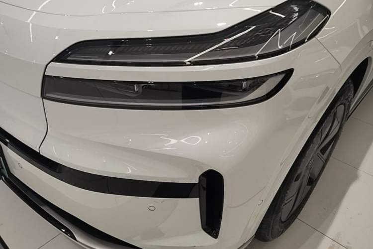 Used ONVO Luxeed L90 2025 Model—Max Six-Seater Version Left Front Headlight