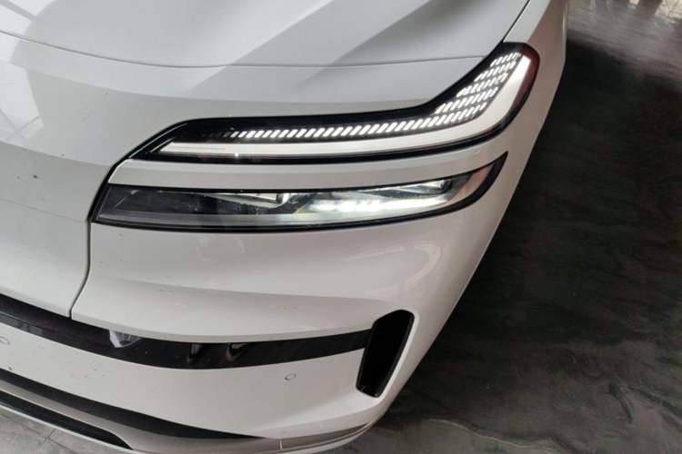 Used ONVO Luxeed L90 2025 Model—Max Six-Seater Version Left Front Headlight