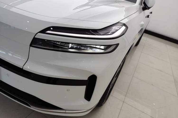 Used ONVO Luxeed L90 2025 Model—Ultra Six-Seater Version Left Front Headlight