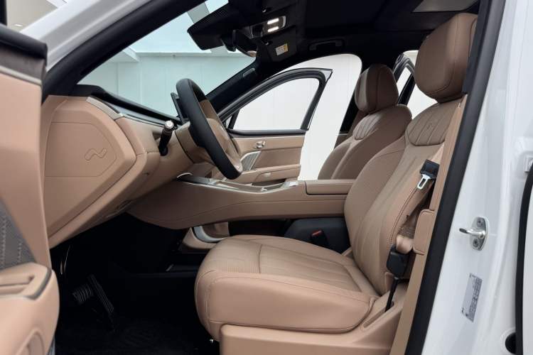 Used ONVO Luxeed L90 2025 Model—Ultra Six-Seater Version Left Front Seat