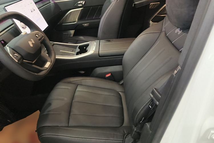 Used ONVO Luxeed L90 2025 Model—Max Six-Seater Version Left Front Seat