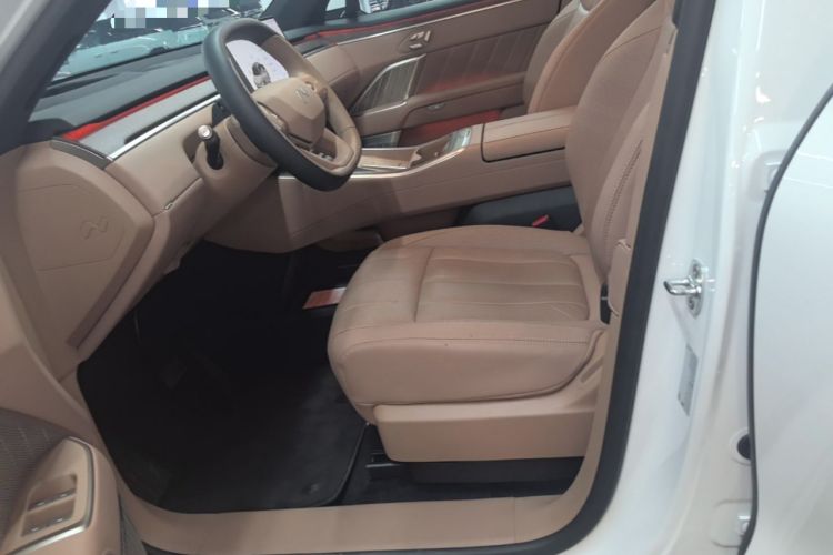 Used ONVO Luxeed L90 2025 Model—Ultra Six-Seater Version Left Front Seat