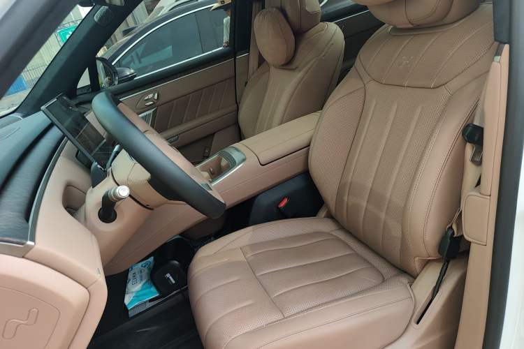 Used ONVO Luxeed L90 2025 Model—Max Six-Seater Version Left Front Seat