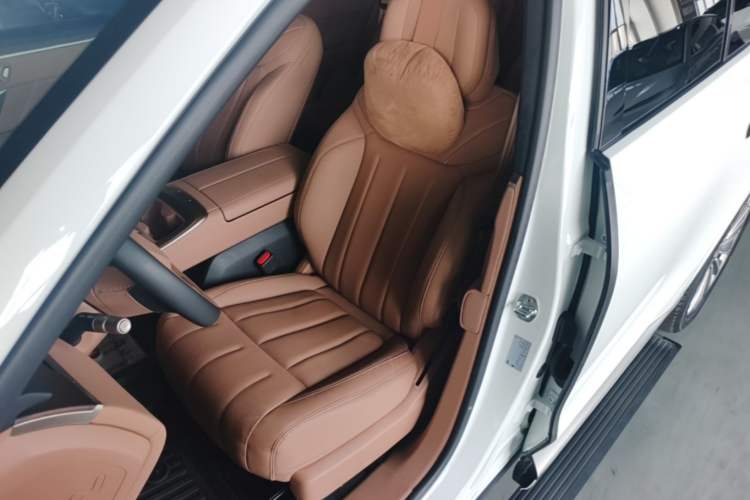 Used ONVO Luxeed L90 2025 Model—Max Six-Seater Version Left Front Seat