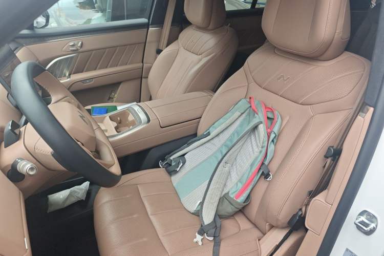 Used ONVO Luxeed L90 2025 Model—Ultra Six-Seater Version Left Front Seat