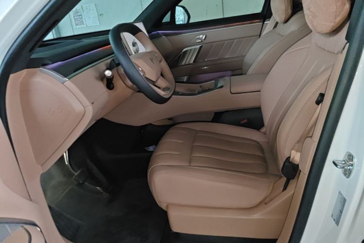 Used ONVO Luxeed L90 2025 Model—Ultra Six-Seater Version Left Front Seat