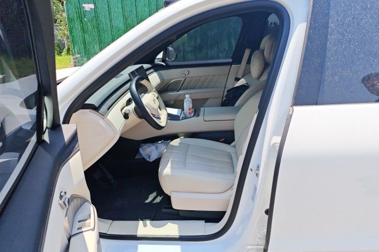 Used ONVO Luxeed L90 2025 Model—Ultra Six-Seater Version Left Front Seat