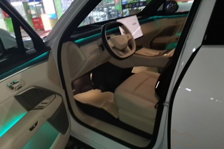 Used ONVO Luxeed L90 2025 Model—Max Six-Seater Version Left Front Seat