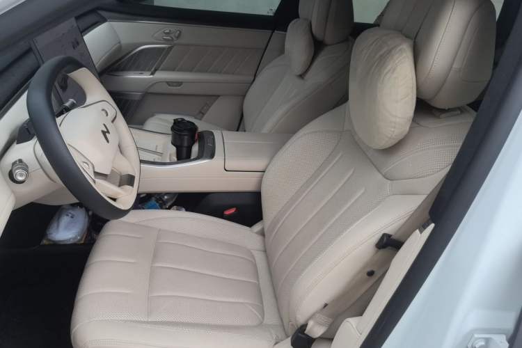 Used ONVO Luxeed L90 2025 Model—Max Six-Seater Version Left Front Seat