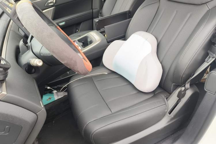 Used ONVO Luxeed L90 2025 Model—Pro Six-Seater Version Left Front Seat