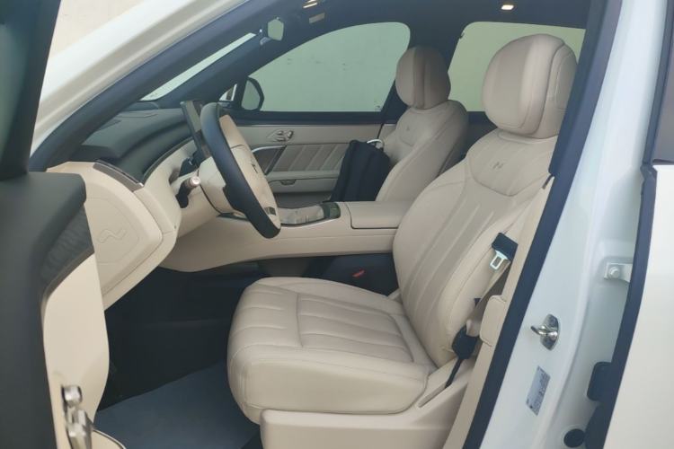Used ONVO Luxeed L90 2025 Model—Max Six-Seater Version Left Front Seat
