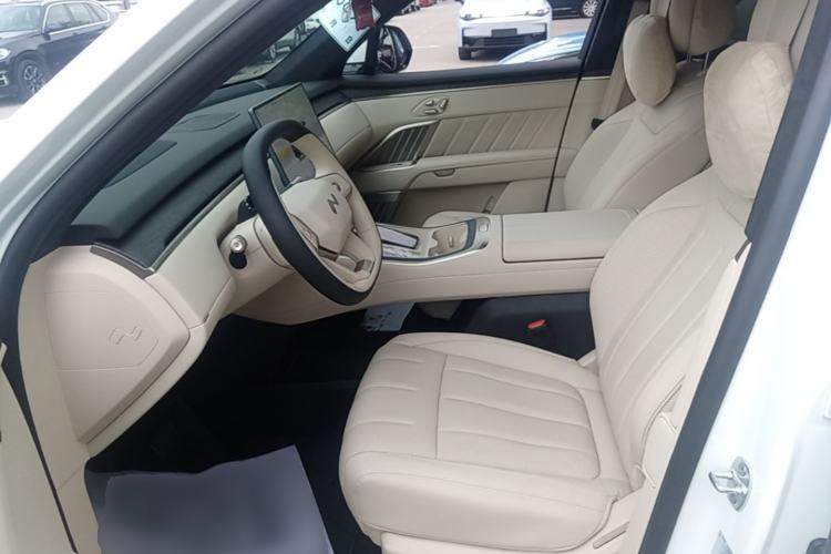 Used ONVO Luxeed L90 2025 Model—Max Six-Seater Version Left Front Seat