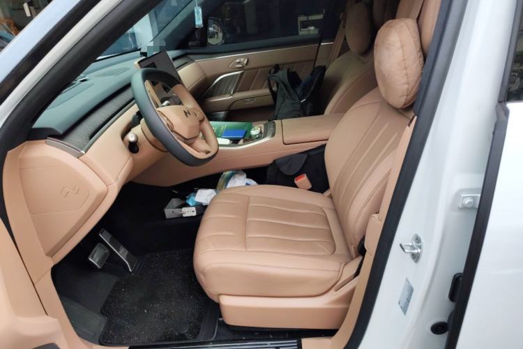 Used ONVO Luxeed L90 2025 Model—Max Six-Seater Version Left Front Seat
