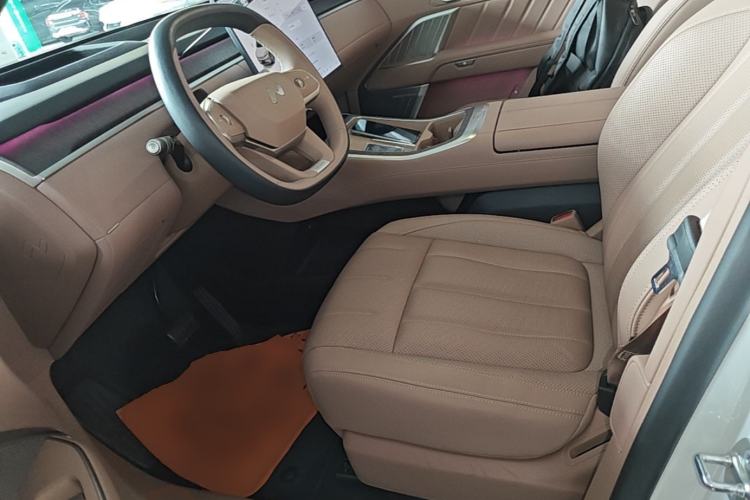 Used ONVO Luxeed L90 2025 Model—Max Six-Seater Version Left Front Seat