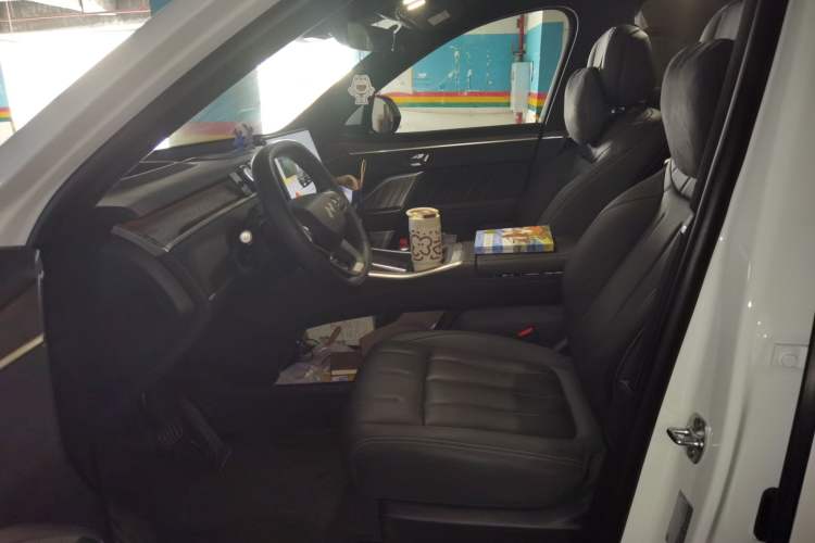 Used ONVO Luxeed L90 2025 Model—Max Six-Seater Version Left Front Seat