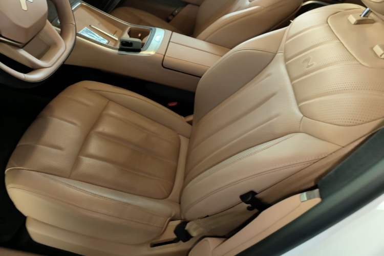 Used ONVO Luxeed L90 2025 Model—Max Six-Seater Version Left Front Seat
