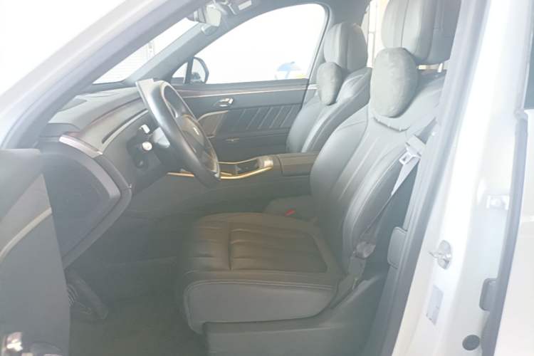 Used ONVO Luxeed L90 2025 Model—Ultra Six-Seater Version Left Front Seat