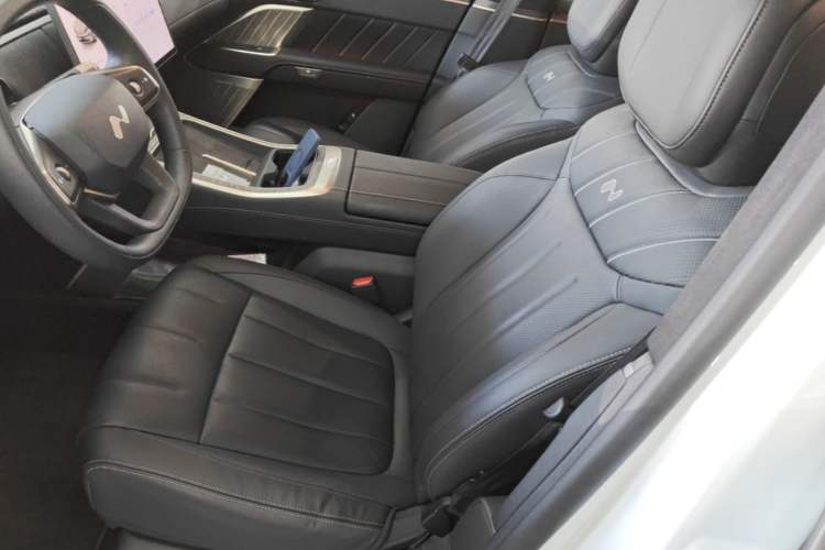 Used ONVO Luxeed L90 2025 Model—Ultra Six-Seater Version Left Front Seat