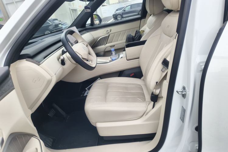 Used ONVO Luxeed L90 2025 Model—Max Six-Seater Version Left Front Seat