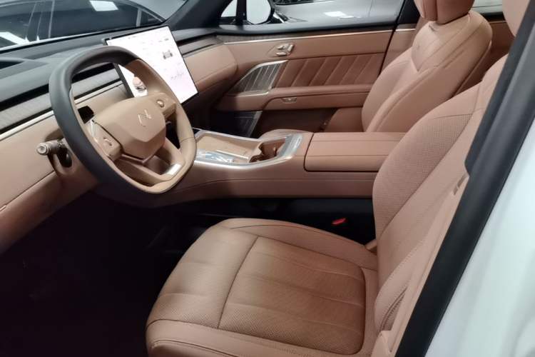 Used ONVO Luxeed L90 2025 Model—Ultra Six-Seater Version Left Front Seat