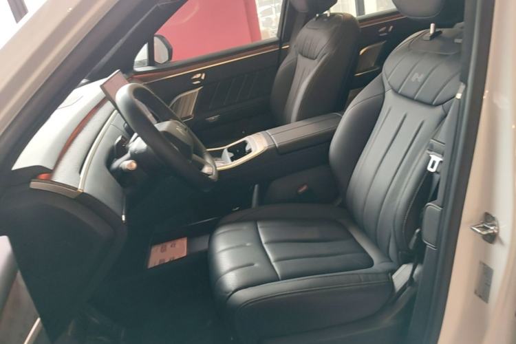 Used ONVO Luxeed L90 2025 Model—Max Six-Seater Version Left Front Seat