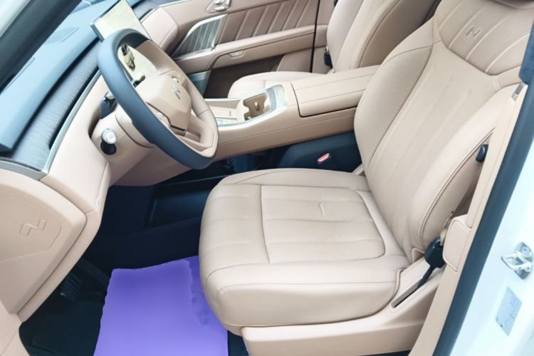 Used ONVO Luxeed L90 2025 Model—Max Six-Seater Version Left Front Seat