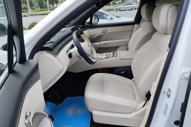 Used ONVO Luxeed L90 2025 Model—Max Six-Seater Version Left Front Seat