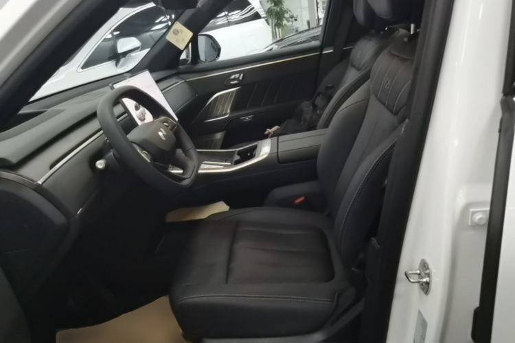 Used ONVO Luxeed L90 2025 Model—Max Six-Seater Version Left Front Seat