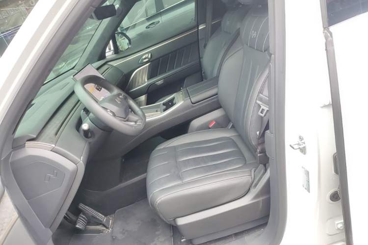 Used ONVO Luxeed L90 2025 Model Max Six-Seater 60-degree Battery Edition Left Front Seat