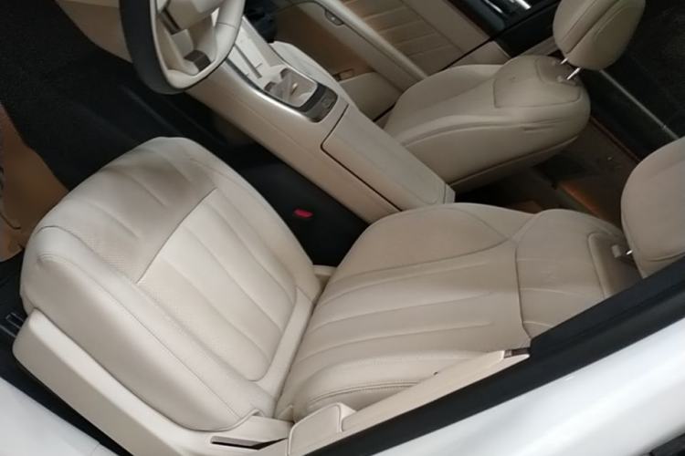 Used ONVO Luxeed L90 2025 Model—Max Six-Seater Version Left Front Seat
