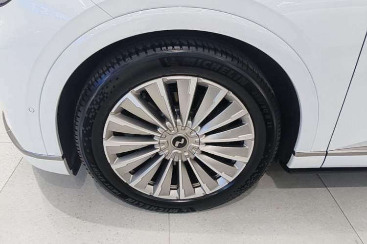 Used ONVO Luxeed L90 2025 Model—Max Six-Seater Version Left Front Wheel Hub