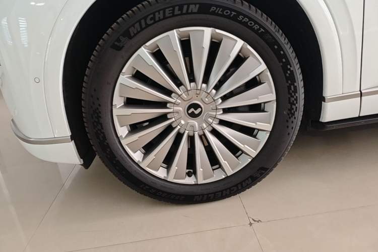 Used ONVO Luxeed L90 2025 Model—Ultra Six-Seater Version Left Front Wheel Hub