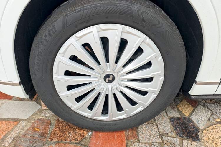 Used ONVO Luxeed L90 2025 Model—Max Six-Seater Version Left Front Wheel Hub