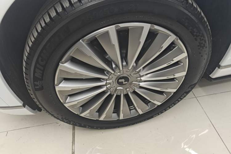 Used ONVO Luxeed L90 2025 Model—Max Seven-Seater Version Left Front Wheel Hub