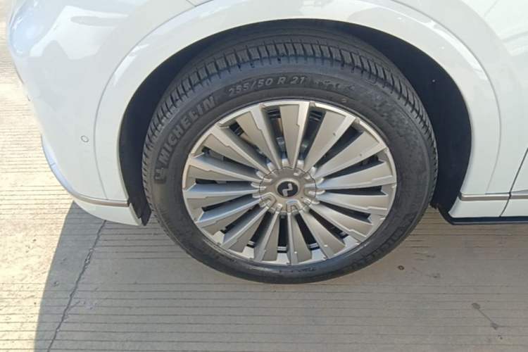 Used ONVO Luxeed L90 2025 Model—Ultra Six-Seater Version Left Front Wheel Hub