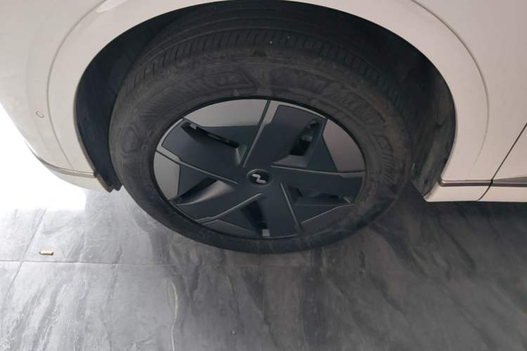 Used ONVO Luxeed L90 2025 Model—Max Six-Seater Version Left Front Wheel Hub