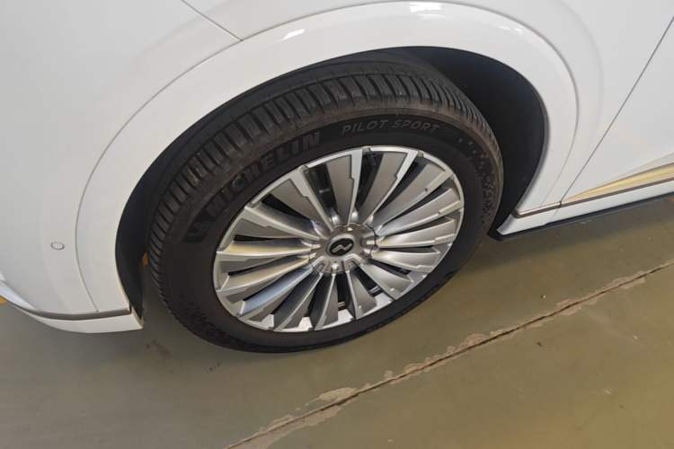 Used ONVO Luxeed L90 2025 Model—Ultra Six-Seater Version Left Front Wheel Hub