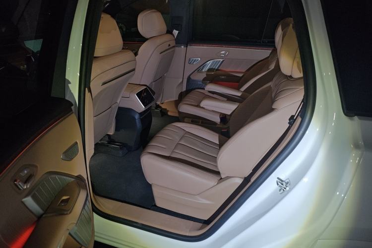 Used ONVO Luxeed L90 2025 Model—Max Six-Seater Version Left Rear Seat