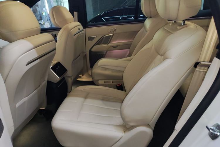 Used ONVO Luxeed L90 2025 Model—Max Six-Seater Version Left Rear Seat