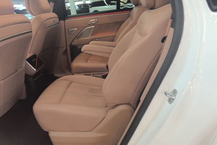 Used ONVO Luxeed L90 2025 Model—Ultra Six-Seater Version Left Rear Seat