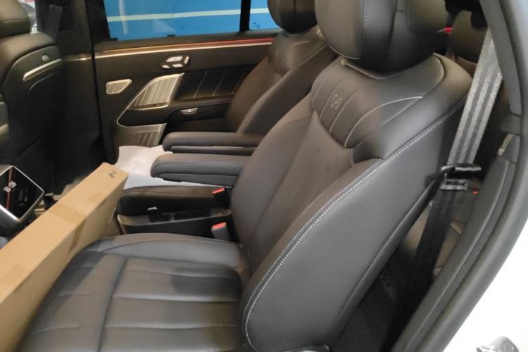 Used ONVO Luxeed L90 2025 Model—Ultra Six-Seater Version Left Rear Seat