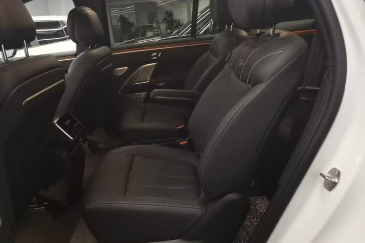 Used ONVO Luxeed L90 2025 Model—Max Six-Seater Version Left Rear Seat