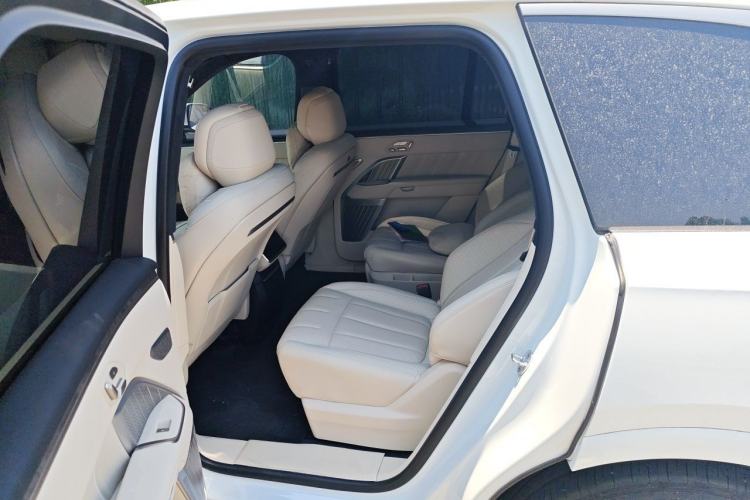 Used ONVO Luxeed L90 2025 Model—Ultra Six-Seater Version Left Rear Seat