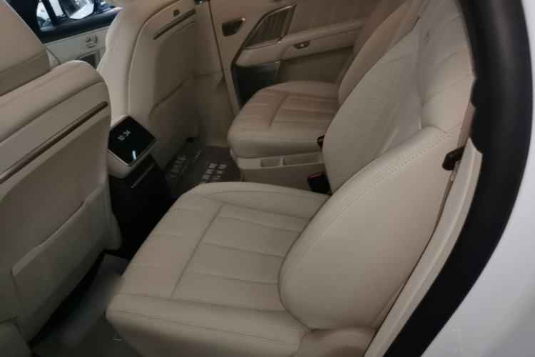 Used ONVO Luxeed L90 2025 Model—Ultra Six-Seater Version Left Rear Seat