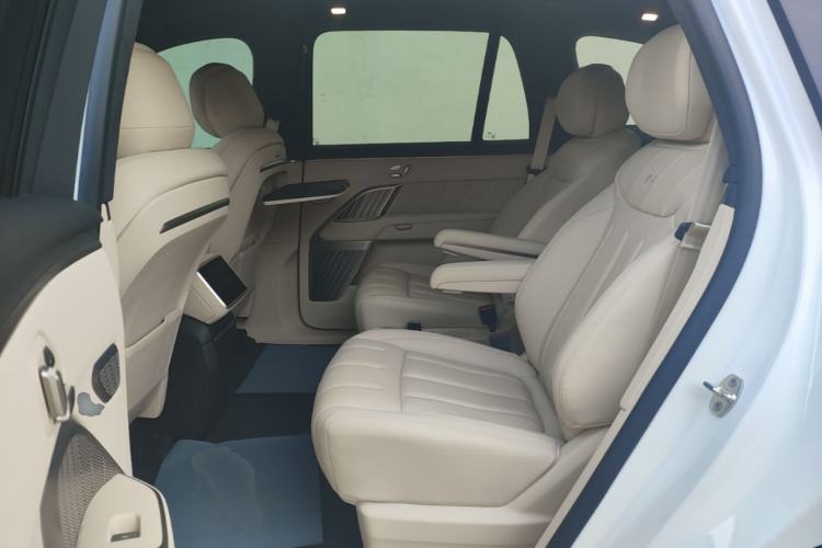 Used ONVO Luxeed L90 2025 Model—Max Six-Seater Version Left Rear Seat