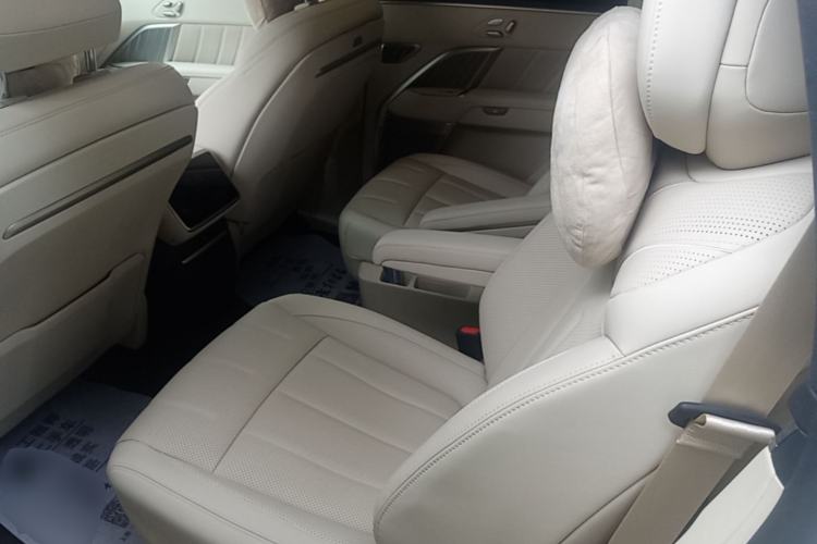 Used ONVO Luxeed L90 2025 Model—Max Six-Seater Version Left Rear Seat