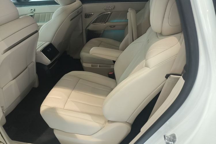 Used ONVO Luxeed L90 2025 Model—Ultra Six-Seater Version Left Rear Seat